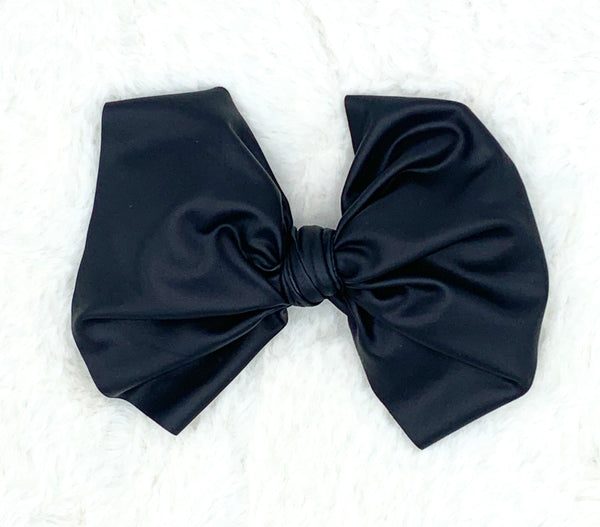 Monogram Skinny Bow on Nude Nylon